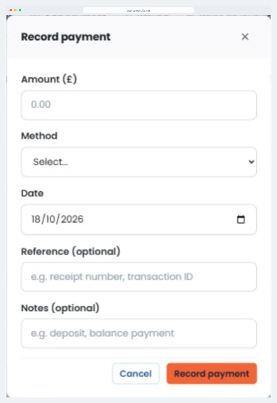 Recording a payment on a CampSuite booking: the amount, the method, here a bank transfer, the date, a reference and a note